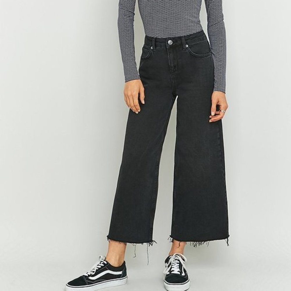 BDG | High Waisted Black Wide Leg Raw Hem Jeans